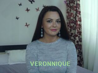 VERONNIQUE_