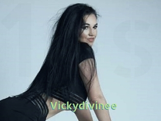 Vickydivinee