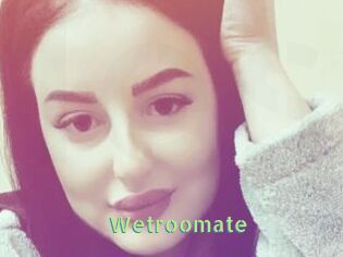 wetroomate Une Etudiante Sexy