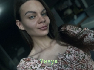 yesya Une Etudiante Sexy